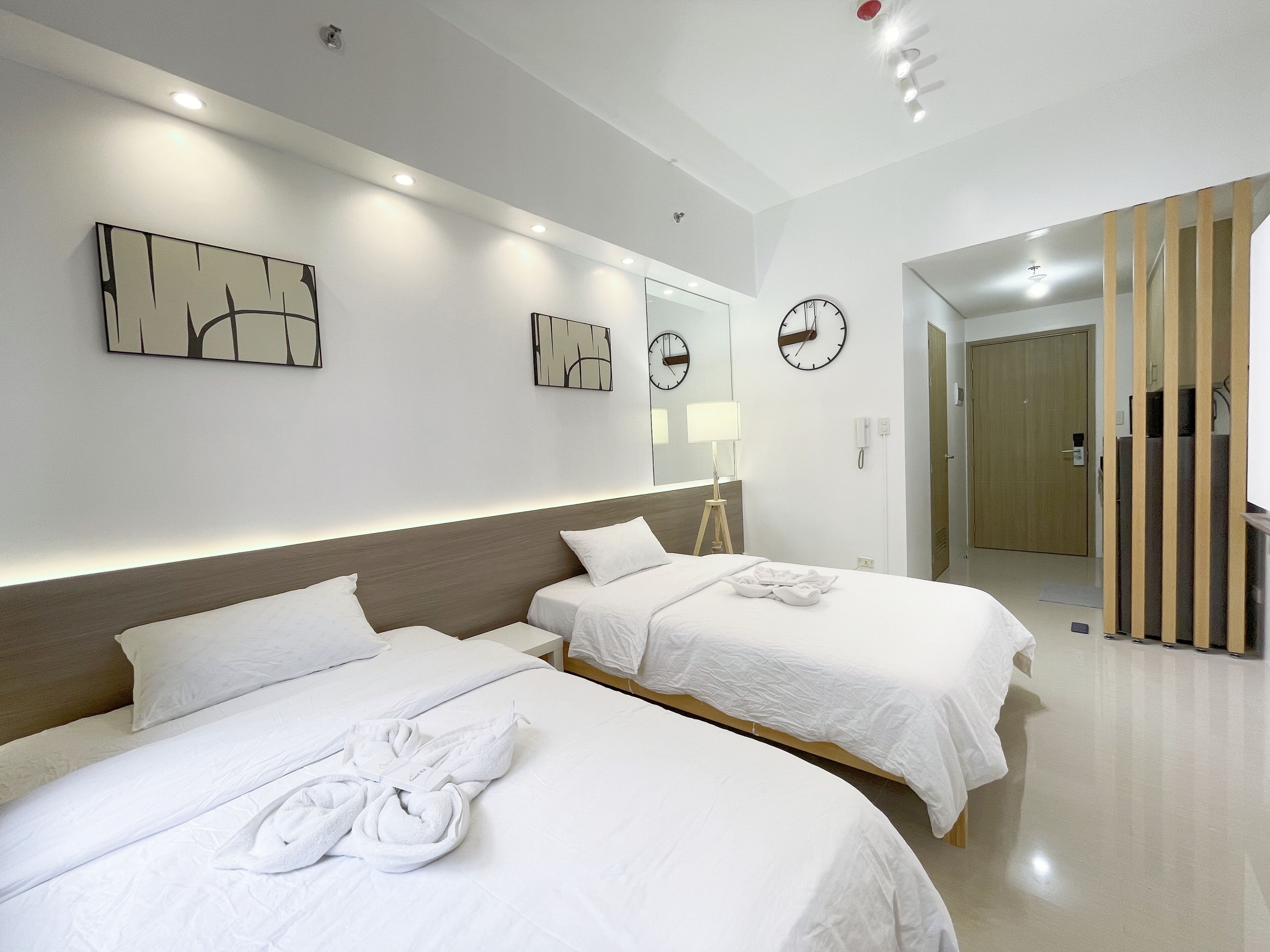 Business Condo, Multiple Beds, Non Smoking, Ensuite | 1 bedroom, WiFi (free), individually decorated, individually furnished