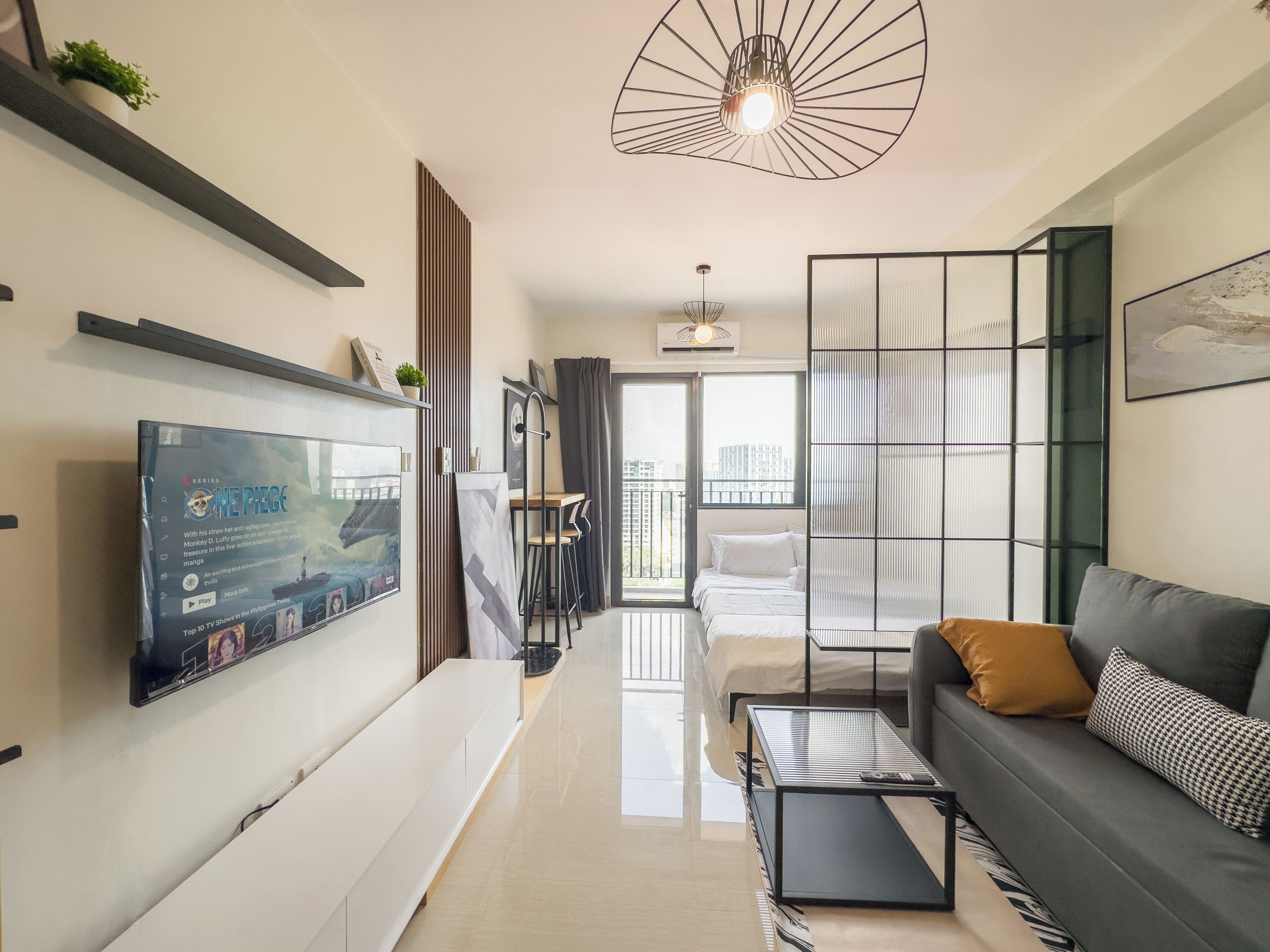 Superior Condo, 1 Queen Bed with Sofa bed, Refrigerator & Microwave | 1 bedroom, individually decorated, individually furnished, free WiFi