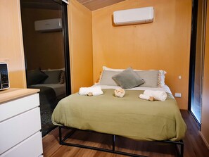1 habitación y ropa de cama