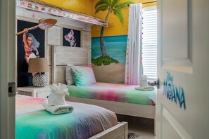 5 bedrooms, iron/ironing board, travel cot, free WiFi - Magic Beyond The Reef -5BR- Windsor Island- Disney (Davenport)