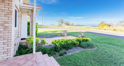 Family friendly holiday accommodation right across the road from the beach.