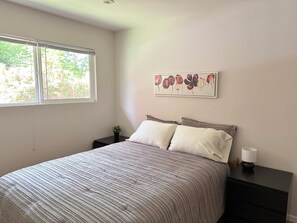 3 bedrooms, desk, travel cot, free WiFi