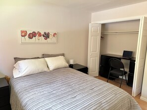 3 bedrooms, desk, travel crib, free WiFi