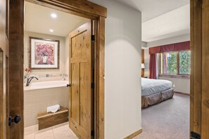 2 Schlafzimmer, Reisekinderbett, kostenloses WLAN, Bettwäsche