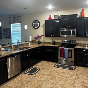 Private kitchen - Championsgate Resort  (Davenport)