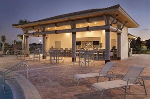 Outdoor dining - Championsgate Resort  (Davenport)