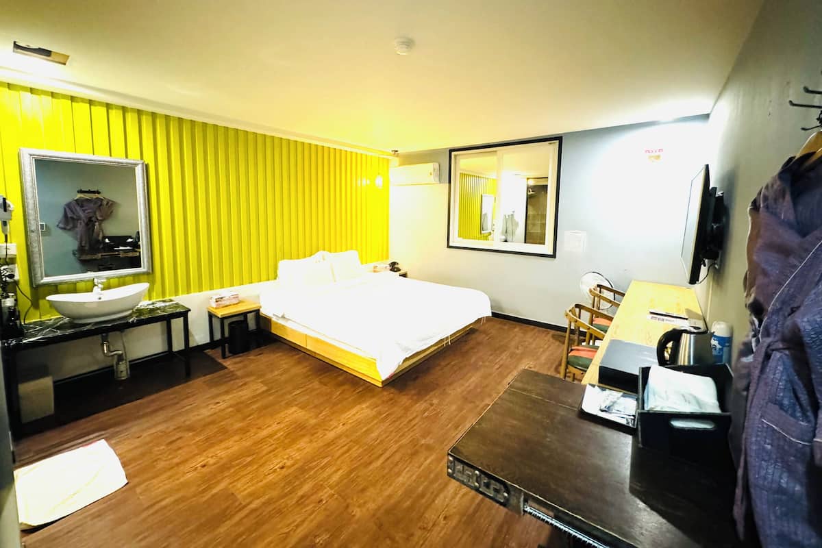 Premium Room | Free WiFi
