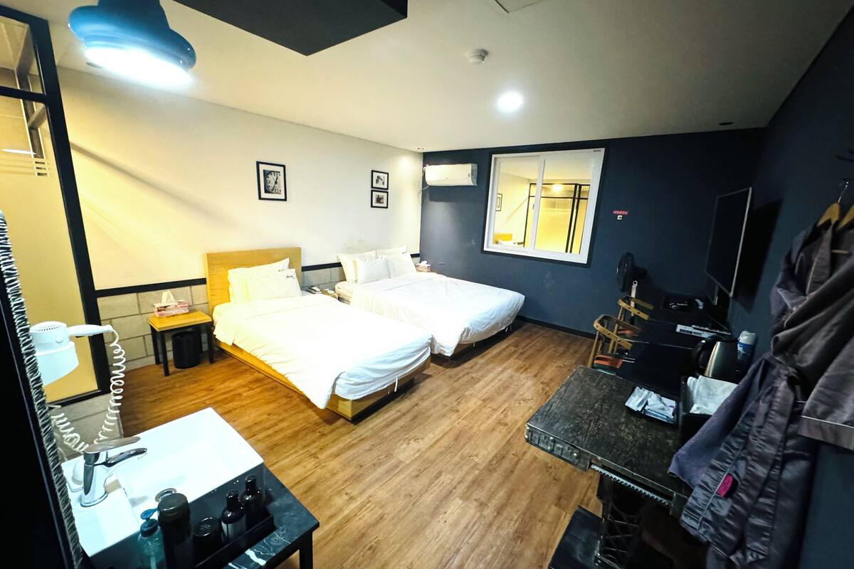 Grand Double or Twin Room, Partial Ocean View | Free WiFi