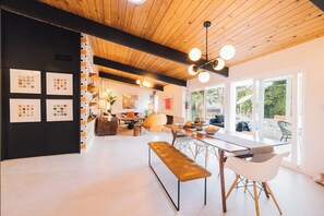 Dining - Classic Retro Mid Century with Resort Vibes 6 minutes from downtown Palm Springs (Palm Springs)