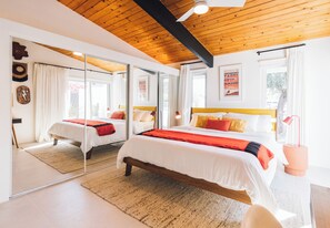 4 bedrooms, desk, iron/ironing board, WiFi - Classic Retro Mid Century with Resort Vibes 6 minutes from downtown Palm Springs (Palm Springs)