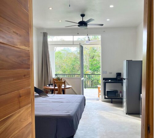 Pavones Studio In Between 2 Top Surf Spots, 100mb