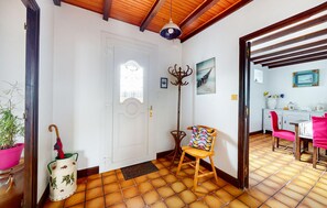 Interior - Nice home in Plouagat with WiFi (Plouagat)