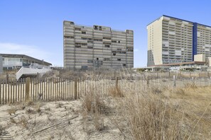 Exterior - Fountainhead Towers condo with ocean view, washer/dryer, pool, & tennis (Ocean City)