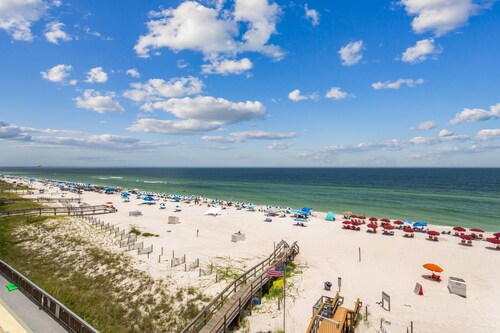 New Listing! |Oceanfront 3BR |Corner Unit 5th Floor |Pool | Spacious Balcony