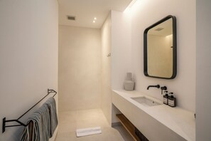Villa, 3 Schlafzimmer, eigener Pool | Badezimmer