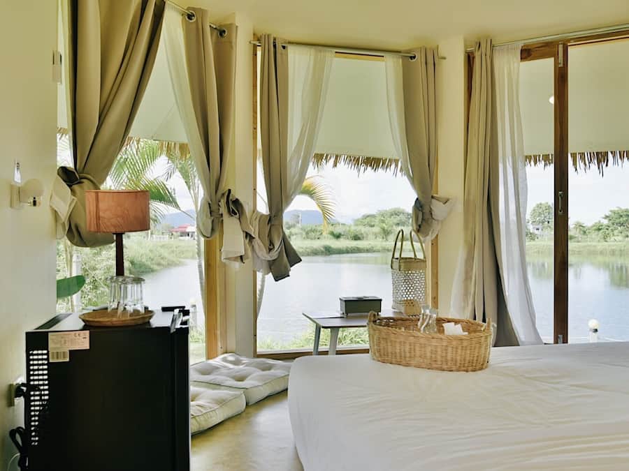 Cottage | In-room safe, desk, blackout drapes, soundproofing