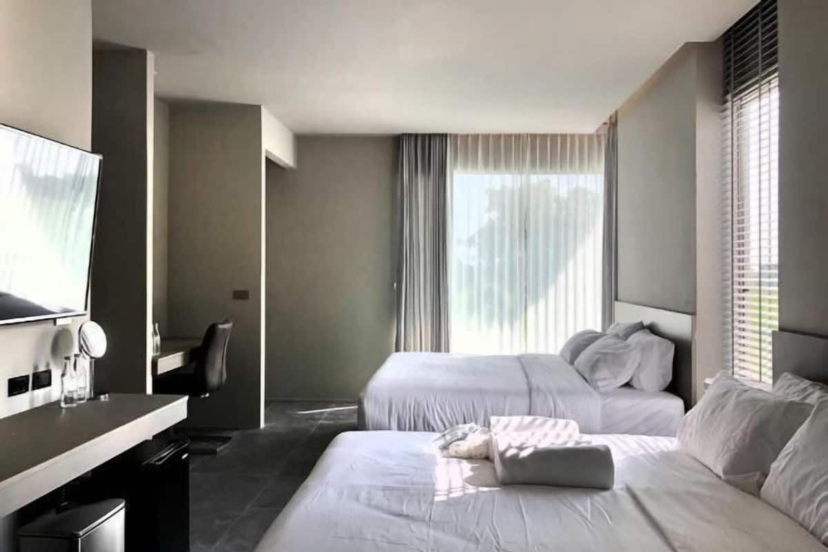 In-room safe, desk, blackout drapes, soundproofing