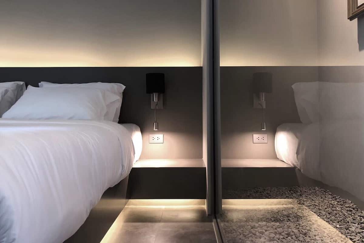Family Room | In-room safe, desk, blackout drapes, soundproofing