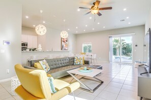 Télévision, lecteur de DVD, livres