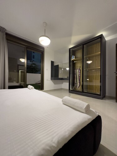 Stylish Luxe Apartment