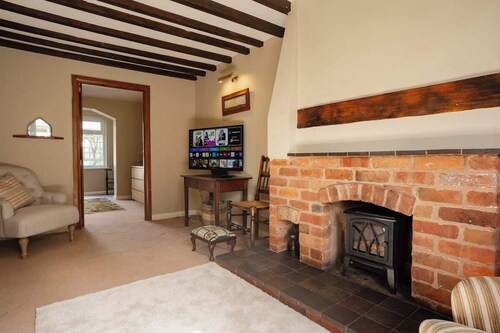 Cottage in lovely Rossett Village, sleeps 7