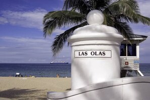 Sillas reclinables de playa, toallas de playa