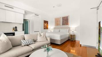 Iron/ironing board, WiFi, bed sheets