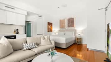 Iron/ironing board, WiFi, bed sheets