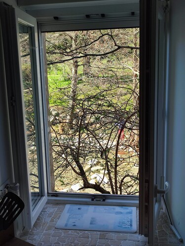 Sur les Rochers du Lac🌲🌿appartement 2 Chambres vue sur la Rivière🏞