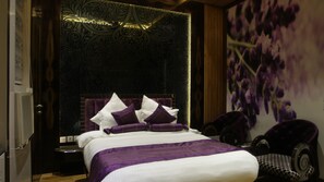 In-room safe, soundproofing, iron/ironing board, free WiFi - Hotel Shanti Kutir (Kanpur)