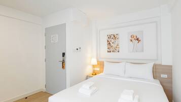 Chambre Double Supérieure | Rideaux occultants, Wi-Fi gratuit, draps fournis