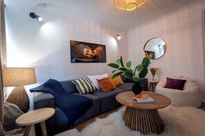Smart TV - Hygge Haven Cozy Scandi Retreat (Norwich)