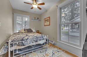 6 bedrooms, free WiFi, bed sheets - Hearthstone House in the Village (Ellicottville)