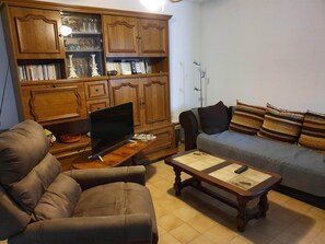 TV, DVD player, books, stereo