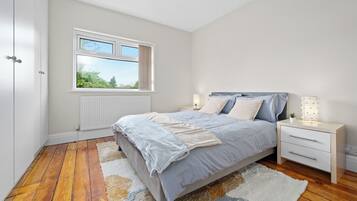 3 bedrooms, iron/ironing board, free WiFi, bed sheets