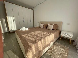 2 bedrooms, desk, iron/ironing board, travel cot - M&E Seaescap in Lalez, San Pietro Resort, Albania Strandnaher Familienurlaub Ap1 (Durrës)
