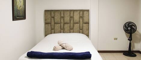 2 bedrooms, WiFi, bed sheets