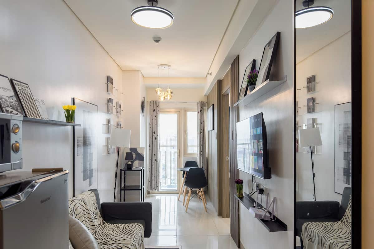 Appart'hÎtel Sénior, 1 grand lit et 1 canapé-lit, réfrigérateur et four à micro-ondes, vue ville | Balcon