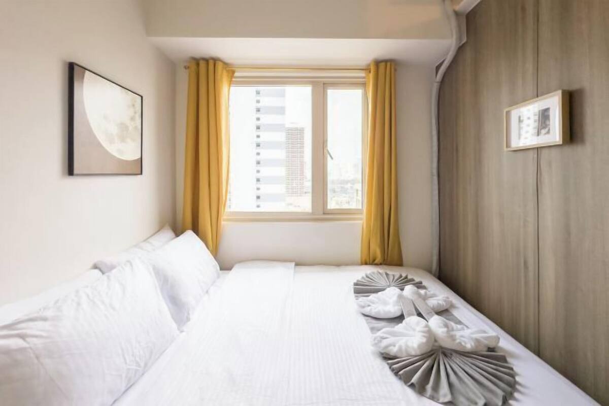 1 chambre, décoration personnalisée, ameublement personnalisé, bureau