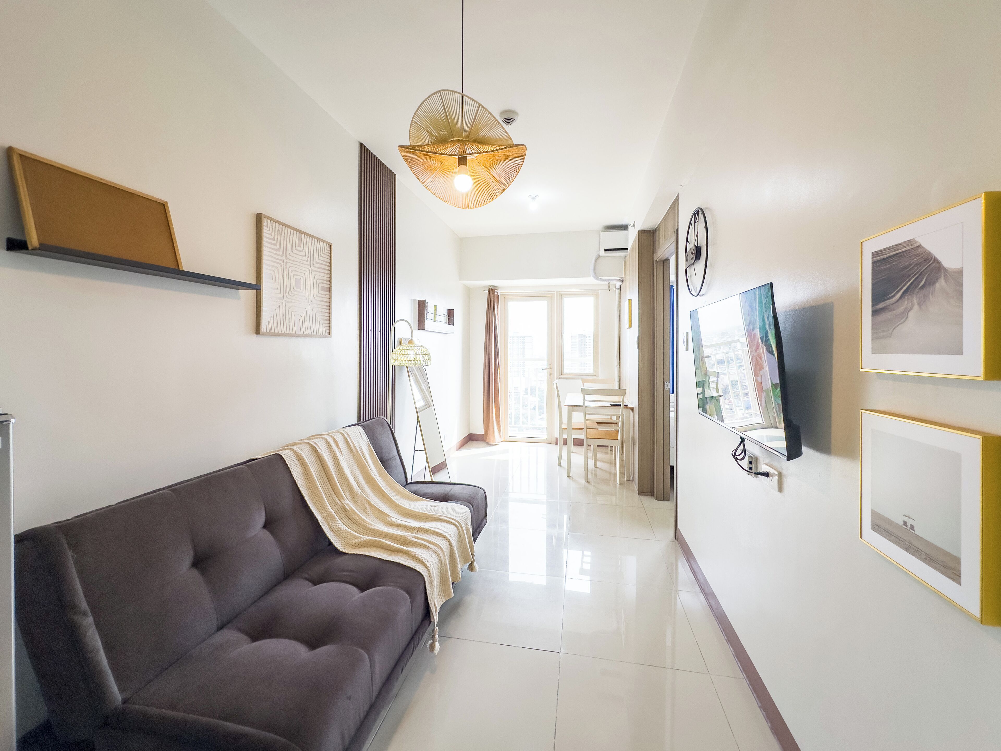 Classic Condo, Ensuite, City View | Living area | 43-inch flat-screen TV with digital channels