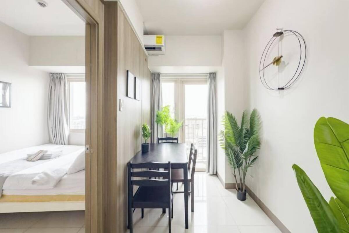 1 chambre, décoration personnalisée, ameublement personnalisé, bureau