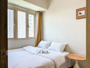 Design Condo, 1 Queen Bed with Sofa bed, Non Smoking, Balcony | 1 bedroom, individually decorated, individually furnished - GemstoneBR in SMDC Coast Residences (Pasay)