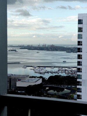 Apartamento Elite, frigorífico y microondas, vistas a la bahía | Vistas del balcón