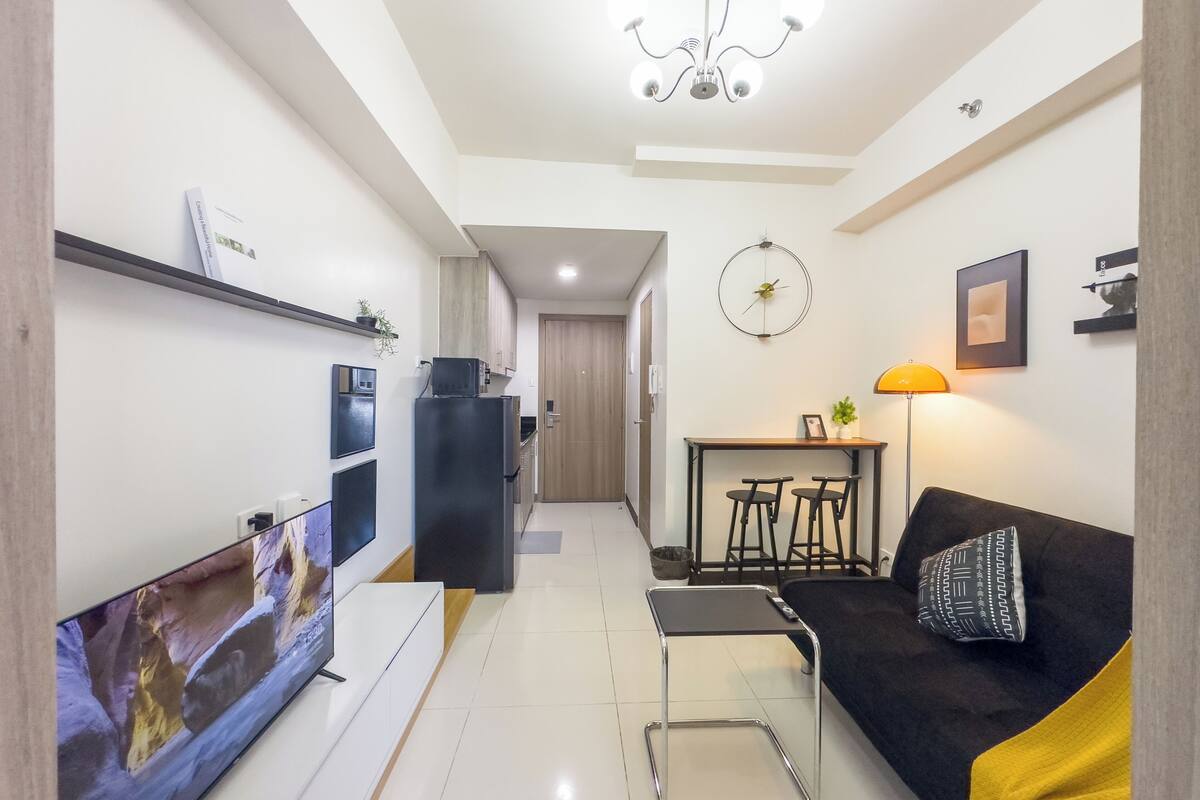 City Condo, 1 Bedroom, Kitchenette | Living area