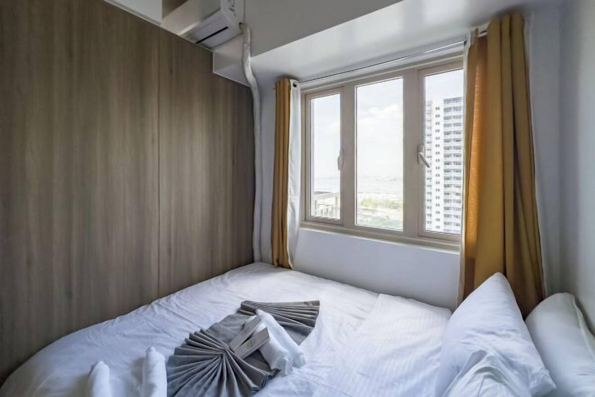 1 chambre, décoration personnalisée, ameublement personnalisé, bureau