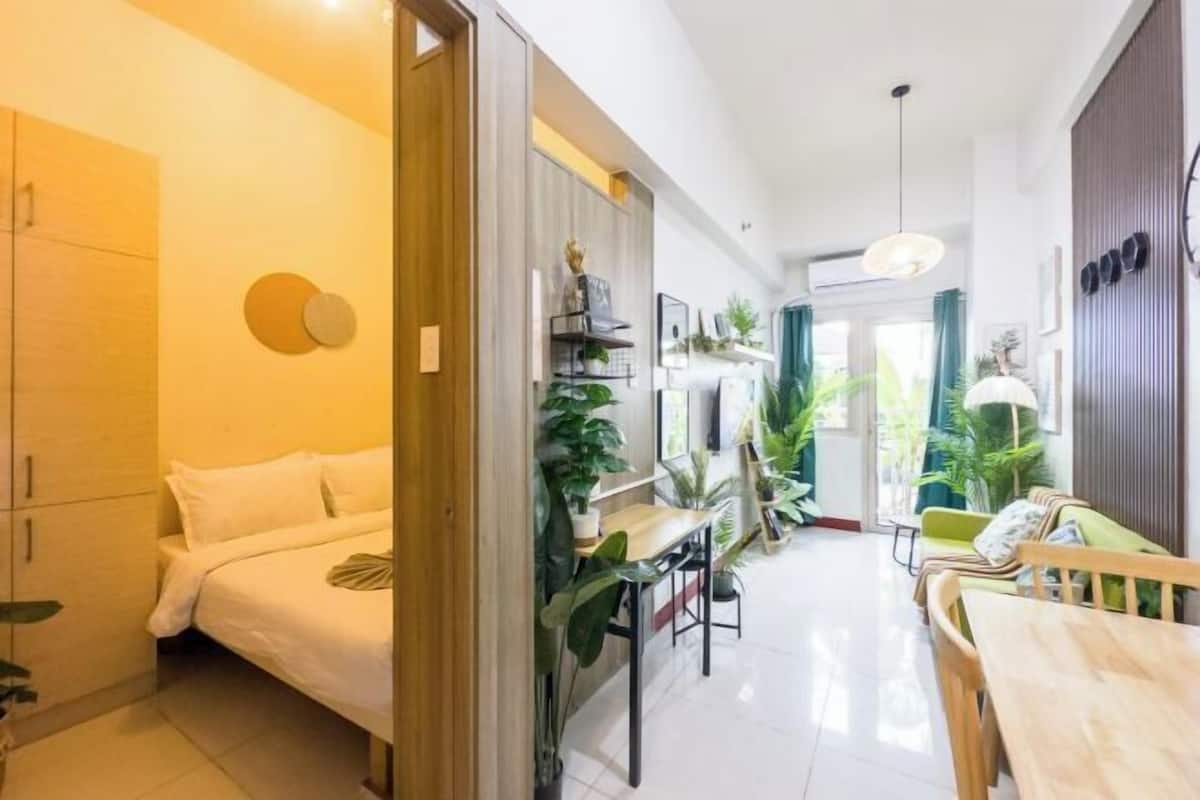 1 chambre, décoration personnalisée, ameublement personnalisé, bureau
