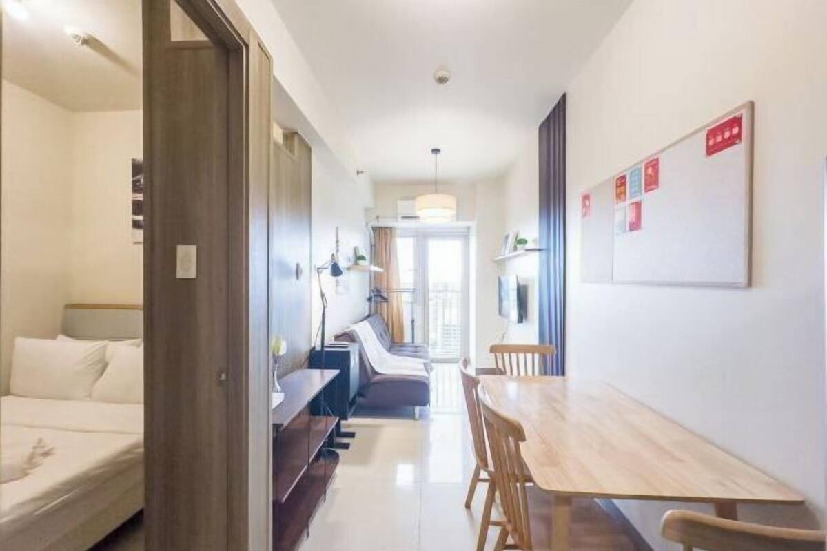 1 chambre, décoration personnalisée, ameublement personnalisé, bureau