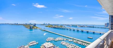 Apartment, 2 Bedrooms, Balcony, Bay View | Balcony view