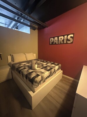 1 bedroom, WiFi, bed sheets - Paris Styled Downtown Loft (Edmonton)