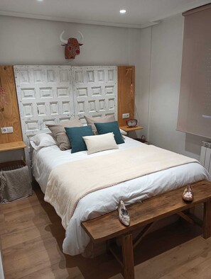 2 makuuhuonetta, silitysrauta/-lauta, Wi-Fi, vuodevaatteet